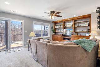 Spacious Home & Lake Access, Lake Views Throughout - 1