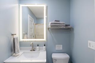 Our Cove Retreat - Perfect for Wave-Free Swimming, Tanning & Prime Location Fun! - 5