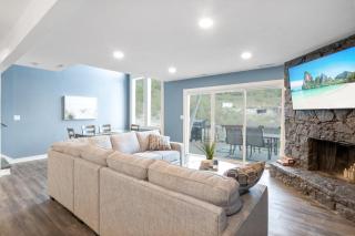 Our Cove Retreat - Perfect for Wave-Free Swimming, Tanning & Prime Location Fun! - 6