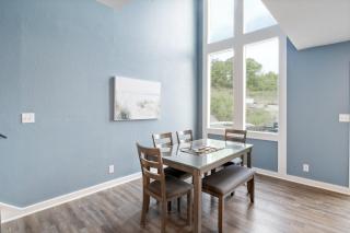 Our Cove Retreat - Perfect for Wave-Free Swimming, Tanning & Prime Location Fun! - 2