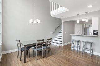 Our Cove Retreat - Perfect for Wave-Free Swimming, Tanning & Prime Location Fun! - 6