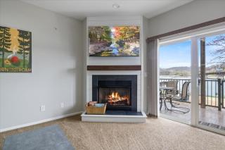 Steps to Water, Serene View, Updated Condo Family Fun w/ 3 Pools in Camdenton - 6