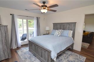 Newly Updated in a Private Cove, with Firepit, Flat Lawn, Dock, Boat Slip & Kayaks in Osage Beach - 8