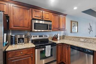 Modern Decor, Views, Grill, Workstation, Boat + 2 PWC Slips & Resort-Style Amenities - 2