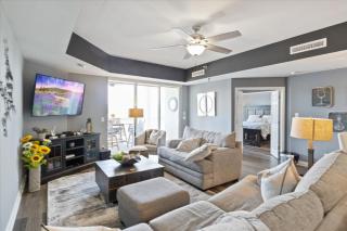 Modern Decor, Views, Grill, Workstation, Boat + 2 PWC Slips & Resort-Style Amenities - 6