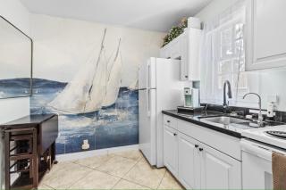 Prime Downtown Key West Spot - The Cozy Little Cottage - 2