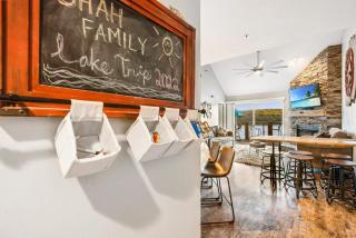 Penthouse Living In The Heart of the State Park - 4