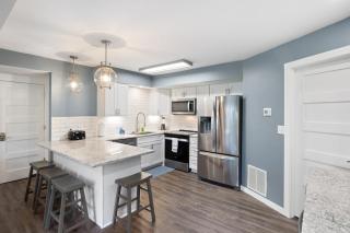 Walk to The Strip! Great Cove Water for Lake Fun - 4