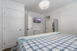 Perfect Family House in Osage Beach with Expansive Deck, Private Dock, & Boat Slip - 3