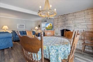 Perfect Family House in Osage Beach with Expansive Deck, Private Dock, & Boat Slip - 2