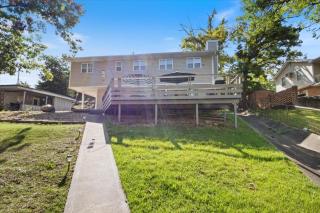 Perfect Family House in Osage Beach with Expansive Deck, Private Dock, & Boat Slip - 9