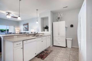 Island Life! Pool, Grilling Patio & Amazing Views! - 4