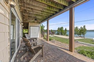 New! The Sunkissed Beach House Truly Spectacular! - 1