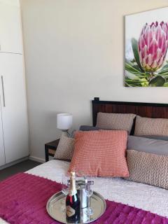 SUNSET Self-Catering Eco Guesthouse - 4