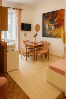 Colosseum Window Rome - Central Historical Apartment - 6