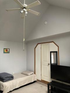 Private house guest rooms in Bellevue, WA - Redmond - 8