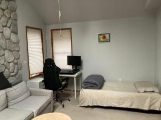 Private house guest rooms in Bellevue, WA - Redmond - 5