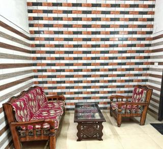 Vrindavan Divine Hut near Prem Mandir and Iskcon - 4