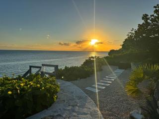 12 Palms Villa - Taylor Bay Beach - 9