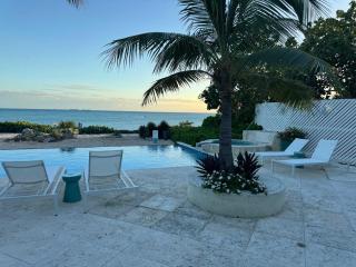 12 Palms Villa - Taylor Bay Beach - 3