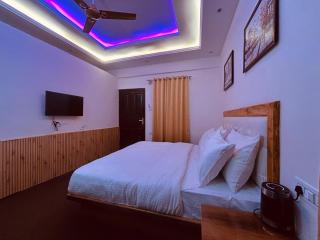 Pine Woods Retreat A Premium Room With Balcony By Anvi - Nainital - 1