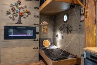 "Tree-Mendous Fun" Family Treehouse with 20ft Slide Near Dollywood & Pigeon Forge - 1