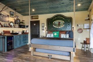 "The 19th Hole" Luxury Treehouse w Golf Views & Private 20ft Slide - 10 Miles from Dollywood - 9