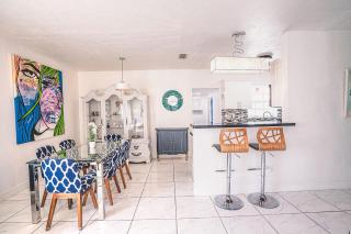 Tropical Retreat in Miami Beach - 1