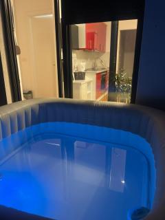 Apartment Jacuzzi Mostar - 9