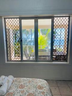 Maree's Beachfront House - Free Internet - 5