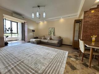 Stylish Mountain-View Apartment - Quiet Area, Near Center - 0