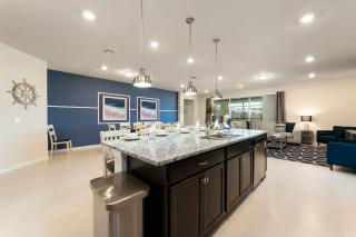 Wonderful new 8br w pool arcades movie theater - 9