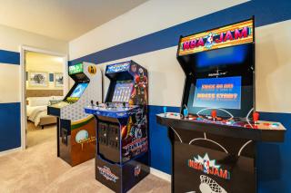 Wonderful new 8br w pool arcades movie theater - Davenport - 4
