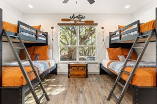 Lake View Getaway Hot Tub Firepit & Game Room - 8