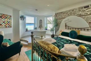 Seafront Cottage - Beach Access - Pet Friendly - 4