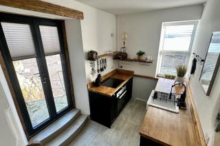 Seafront Cottage - Beach Access - Pet Friendly - 3