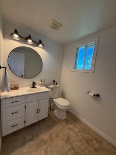 3 Bedroom Lakefront Cottage, OFSC & Trails Nearby - 8