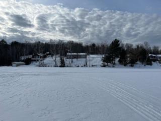 3 Bedroom Lakefront Cottage, OFSC & Trails Nearby - 3