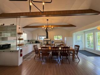 3 Bedroom Lakefront Cottage, OFSC & Trails Nearby - 2