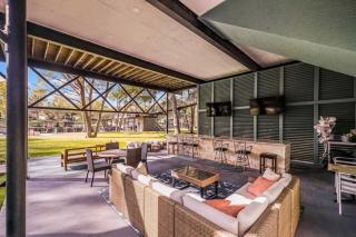 2 Family Houses Waterfront Wurstfest Fun Sleeps 24 - 9