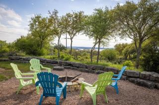 Lake View Hot Tub Fire Pit & Outdoor Family Seating - 6