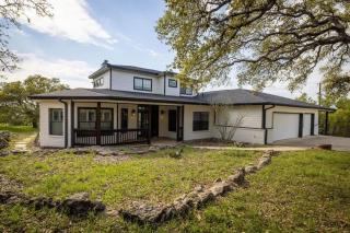 Lake View Hot Tub Fire Pit & Outdoor Family Seating - 4