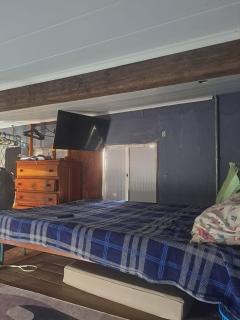 casa com um quarto, um banheiro e cozinha cop30 - 6