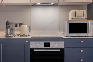 Stylish Studio Apartment - 3