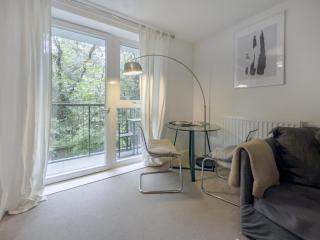 2 bed-Free parking-Near Lewisham-Hither green - 3