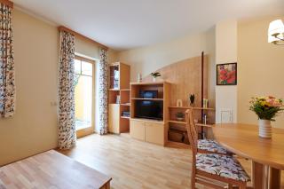 DAS BURGENNEST, Bademantelgang zur Therme Lutzmannsburg, Garten, Parkplatz, Verpflegung auf Anfrage - 3