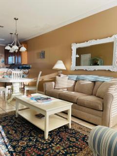 123 Beau Clair - Beachside Townhome with Balcony and Pool in Long Beach - 8