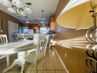 123 Beau Clair - Beachside Townhome with Balcony and Pool in Long Beach - 6