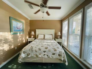 123 Beau Clair - Beachside Townhome with Balcony and Pool in Long Beach - 1