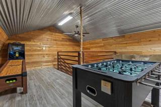Sleeps 16 Game Room Fire Pit Grand Family Dining Room - 7